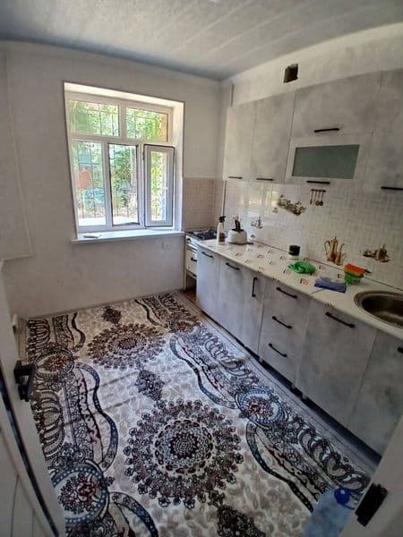 Yosh oilaga yoki talaba qizlarga 1 xonali uy remonti yaxshi 