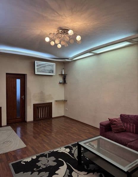 Сдам 2 х ком переделанную в 3 х на Чиланзаре ул Мукими Метро