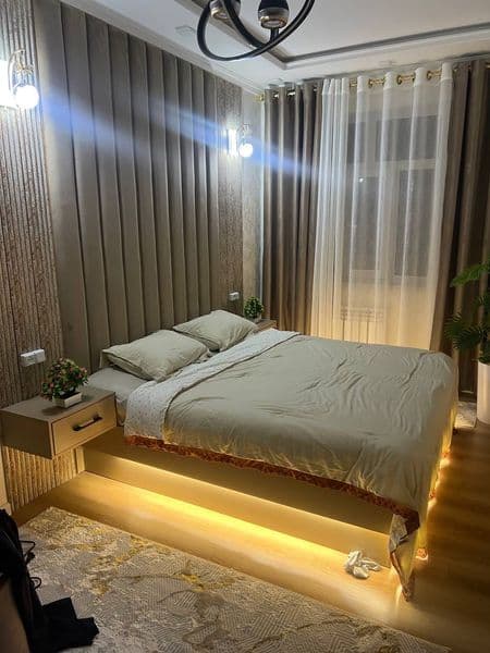 2 xona 3 xona qilingan akuratniy turadigon ikkita qiz qoyila