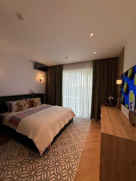 Район: Яккасарайский<br />
Адрес: Сеул мун <br />
<br />
Ком — фото 2