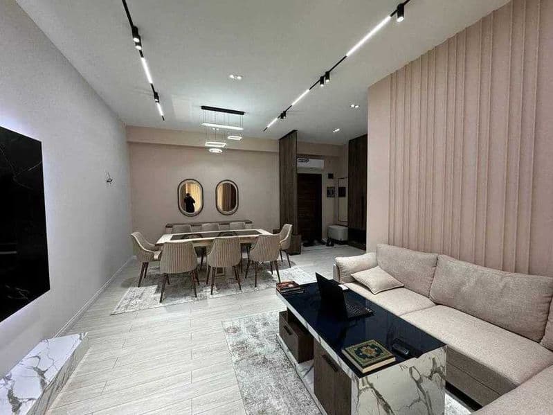 • Тип жилья: Новостройка<br />
• Комнат: 3<br />
• Площадь: 