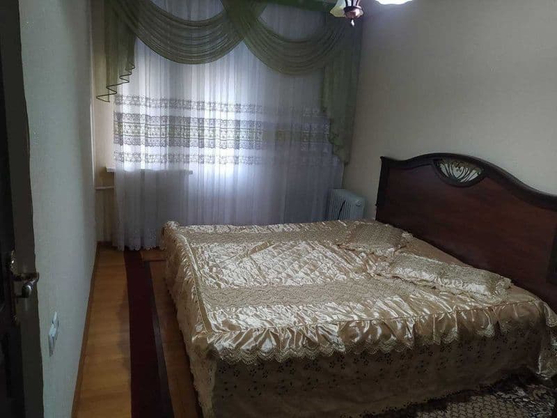 Сдается 4-комнатная квартира возле 110 школы (ЦУМ) <br />
+9 — фото 4