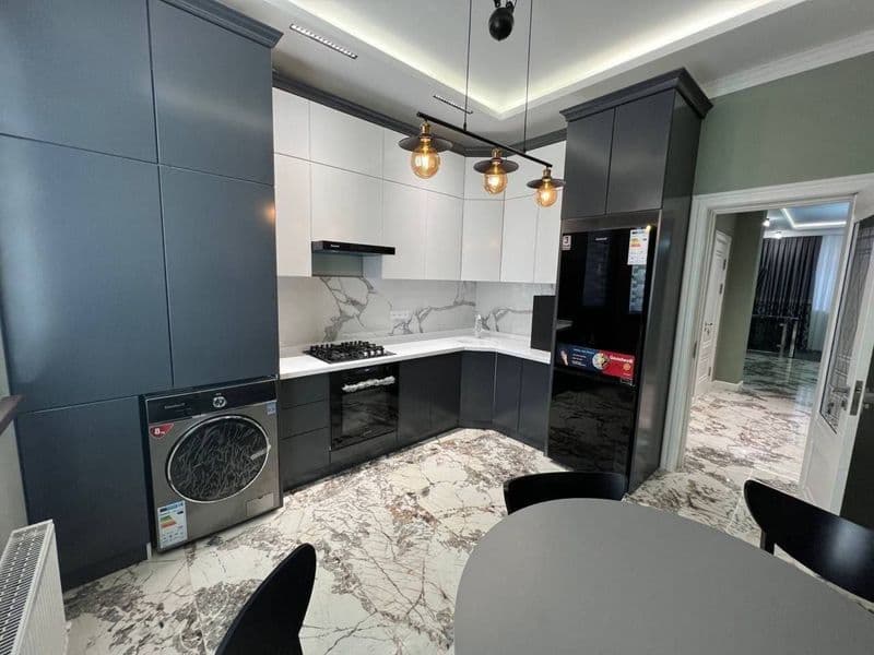 Сдаю 2 комнота Сауна и бассейном евроремонт с мебелью техник