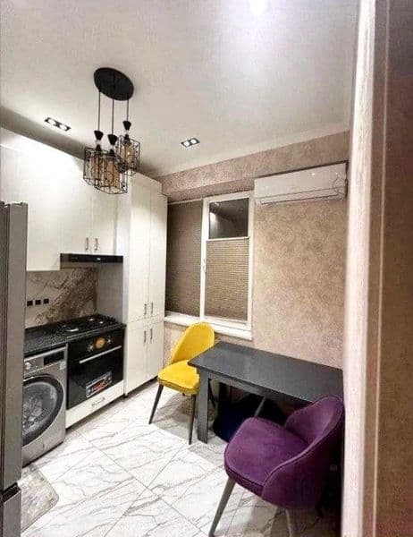 1 хона 2 килинган Хон сарой новостройка домдан ижара 2 хотин