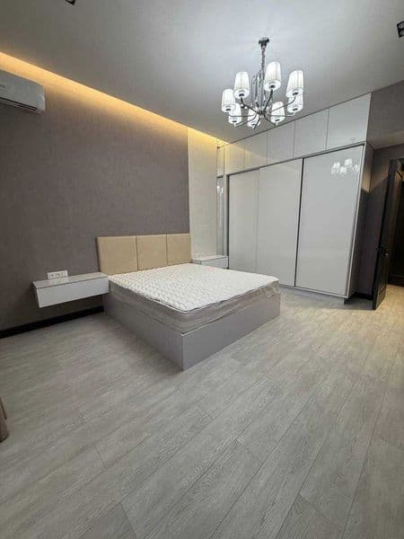 Район: Шайхантахур<br />
Адрес: Караташ<br />
2/4/10 70кв<br