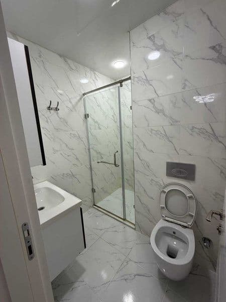 • ЖК: Ц-1<br />
• Комнат: 2<br />
• Этаж: 3<br />
• Площадь: — фото 5