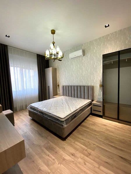 • Район: Шайхантахурский<br />
• Адрес: ЖК Гарденс<br />
<br