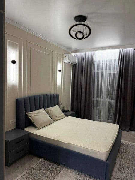 2 комнатную квартиру на 4 этаже,<br />
В квартире есть все н