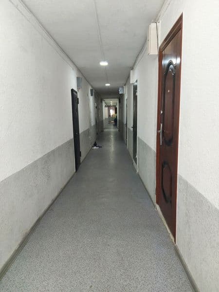 Сдаётся 1-3-5 в общежитии, сан узел внутри,кухня общая.Сдает — фото 2