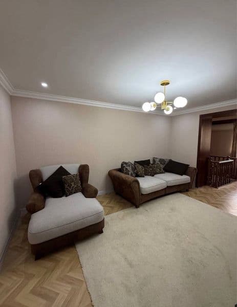 Аренда квартира:    #Мирабадский район<br />
Ориентир: ЦУМ < — фото 3