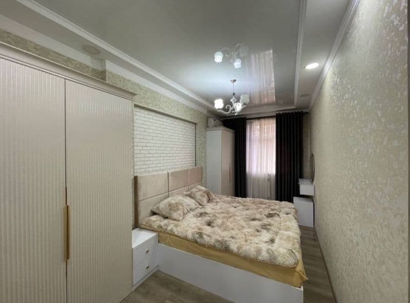 Chilonzor Novza[ Xamza] metrosi yonida  1 xonali uy arendaga