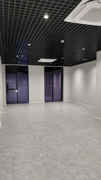 Сдаётся в аренду офис 63 м*2 новая здания , свежий ремонт с 