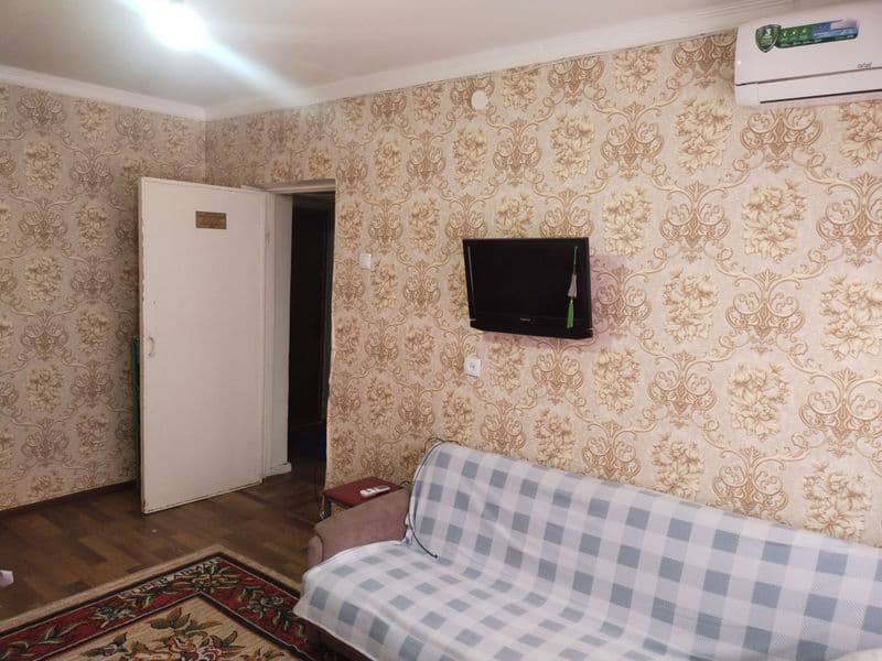 1 хонали уй ижарага берилади хамма шароитлари билан (холодил