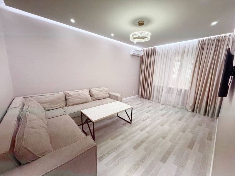 Аренда 1100$<br />
3/4/4<br />
Общая площадь : 70 м2 <br />
 — фото 2