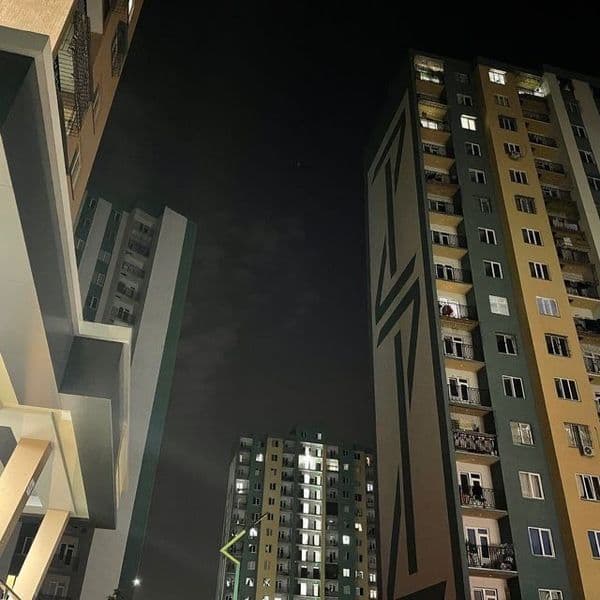 Sergili Yangi Darxon oqiydigan toza ozoda qizlarga kvartira 