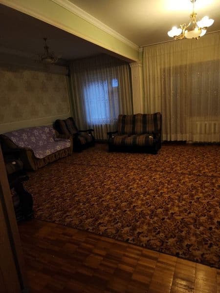 Юнусабад 18 квартал<br />
Сдантся 4-х комнатная квартира в д