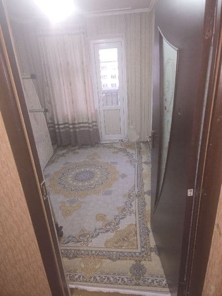 Сдаётся 2 комнатная, ремонт хороший техника, палас, шкаф ест — фото 3