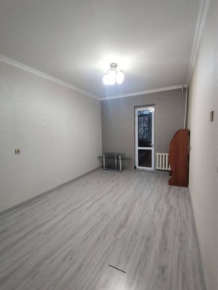 Район - Алмазарский<br />
Ориентир - парк победа<br />
Комна