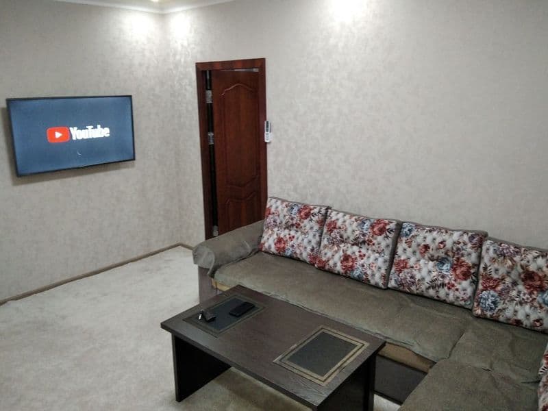 Срочно сдаю 1-комнатная переделанная 2-х комнатную квартиру.