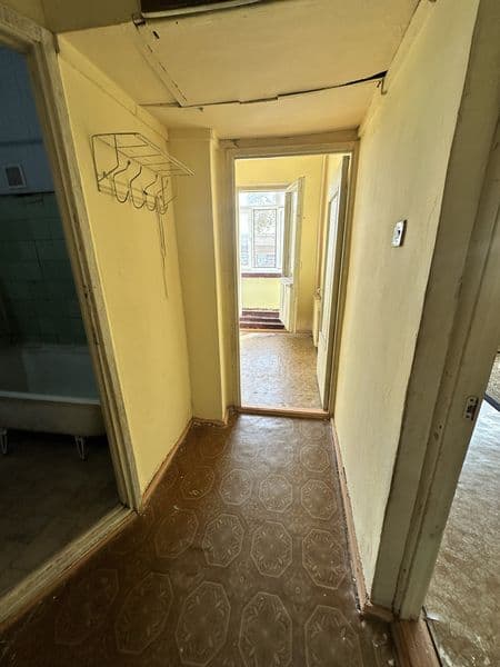 Квартира qiyot метросири оркасидаги 9 этажли домада.<br />
М — фото 2