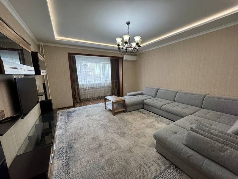 Аренда долгосрочная <br />
Ц-13, Лабзак<br />
3х комнатная<b