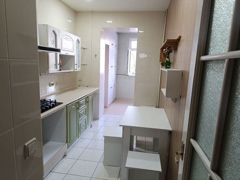 Сдаётся 3 комнатная квартира  рядом с рынком кадешева, дом 7