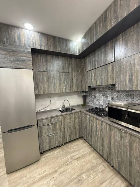 Сдается квартира студия , на 1м этаже с панорамными окнами ,