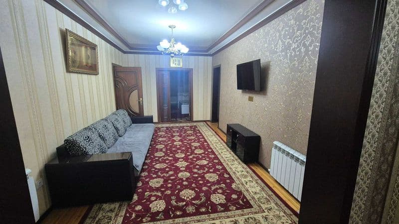 Аренда<br />
Тахтапуль,сзади Динамо<br />
<br />
Комнат-5(3+