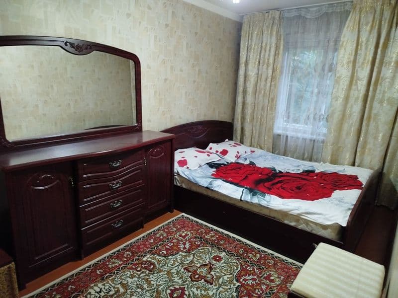 Сдается квартира 4х комнатная очень светлая , чистая , больш