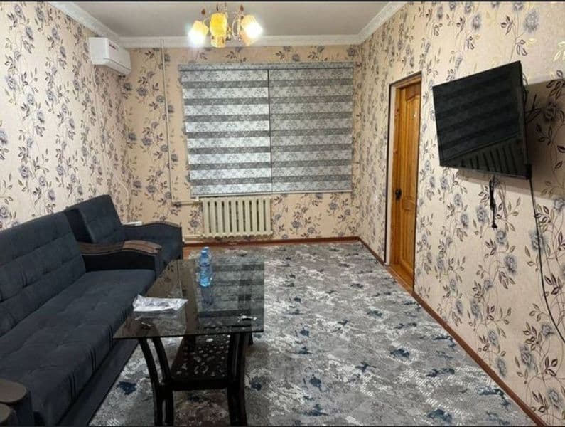 Yunusobod Turkiston metro yonida 2 xonali kv 1 ta xonasiga 1