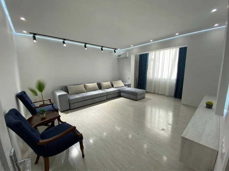 Сдаётся  Квартира в центре<br />
Ориентир - Чехова<br />
Гор