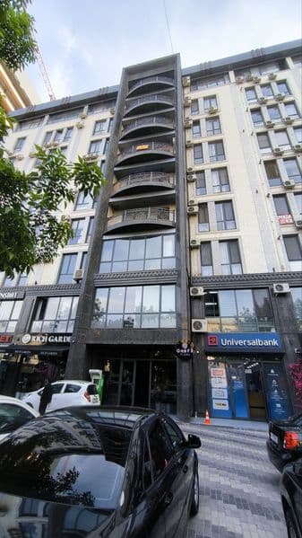 Аренда 3-комнатной квартиры в центре города<br />
Рядом с па