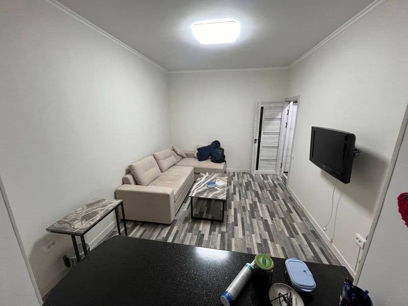 Чиланзар-3, Торговый центр <br />
<br />
2-х комнатная 4-й э