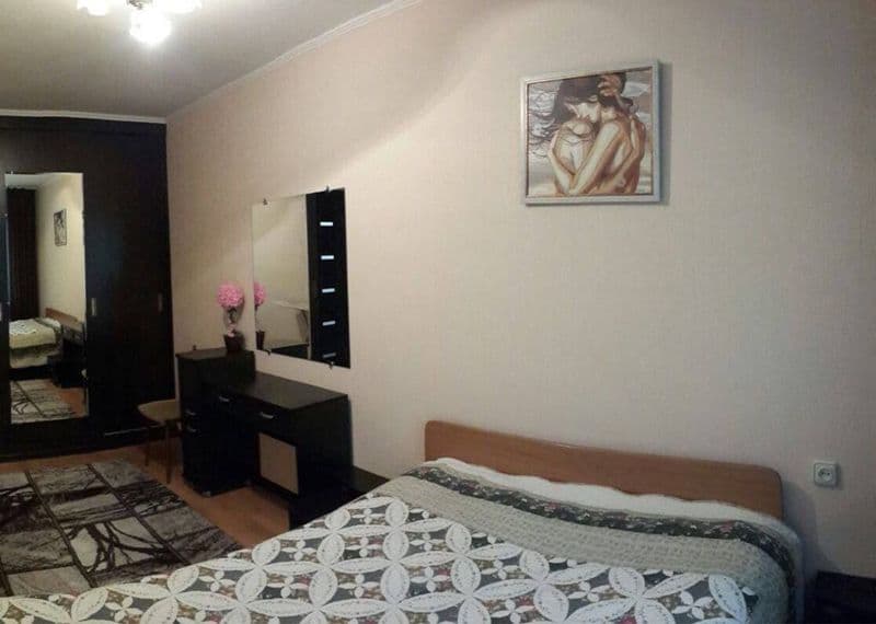 Желательно на долгой срок <br />
2х комнатная со всеми нужны