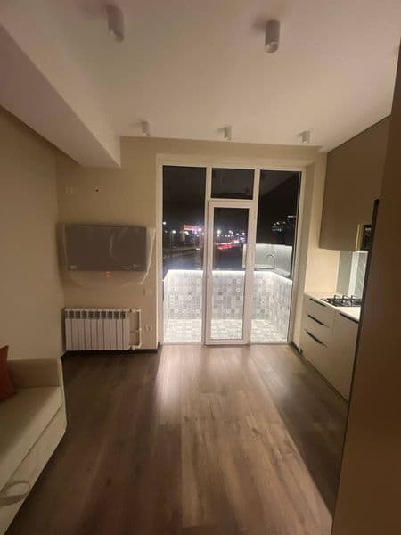 Срочно сдаётся  2 комнатная квартира в центре города 4 этаж  — фото 2