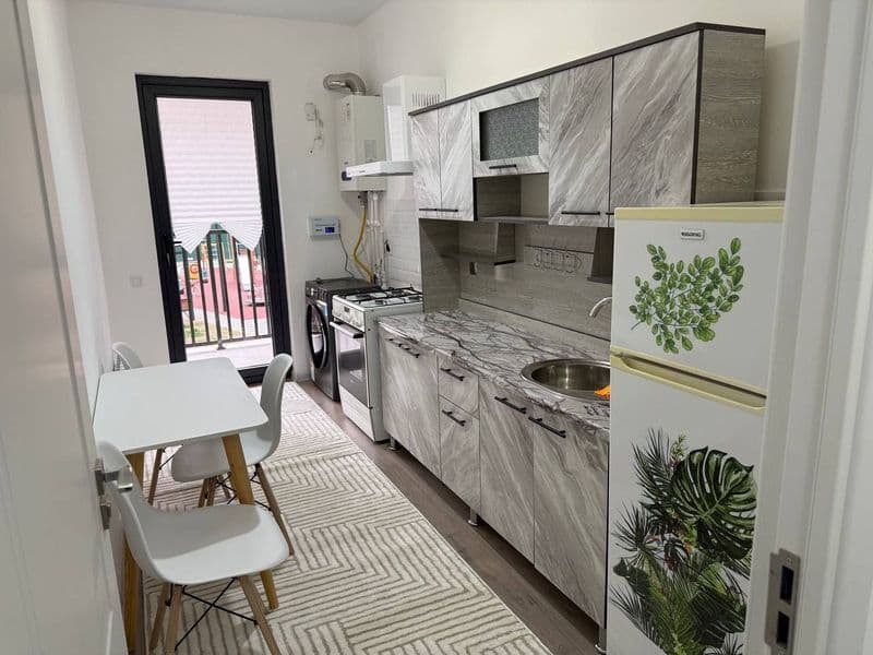 Сдаётся 1 комнатная квартира со всеми удобствами по остальны