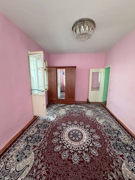 Район - Алмазарский<br />
Ориентир - парк победа <br />
Комн