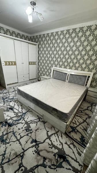 Сергели 9 ҳудудда 3 хонали квартира ижарага берилади.<br />
