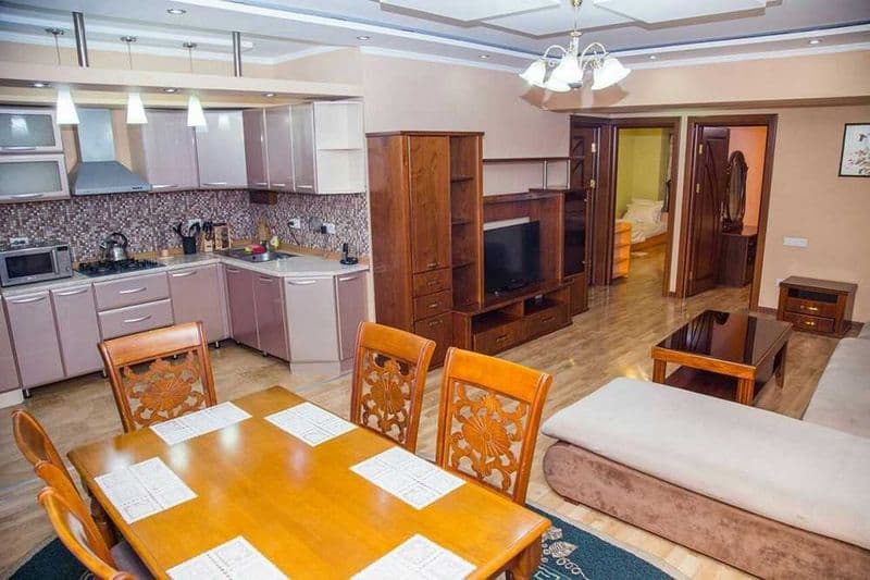 Сдаётся  Квартира на ц-1 3/5/9 77кв. метров в Мирзо-Улугбекс