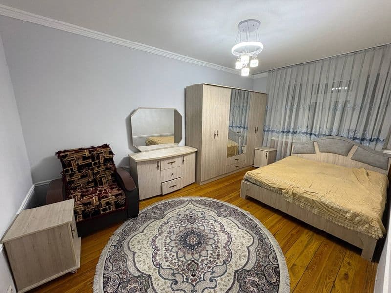 Чилонзор тумани 7 кварталда 3 хонали уй оила учун арендага б