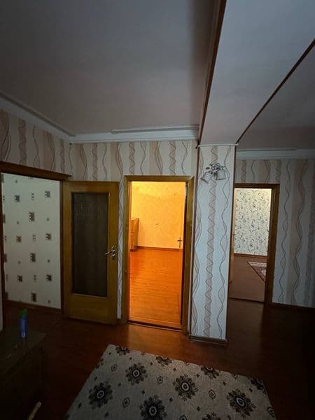 Ganga Gafur Gulom metrosi yonidan kv bor bollarga  bola kera