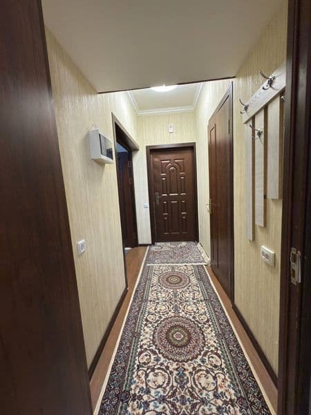 Kvartiraga yashash uchun oqiydigan ishlaydigan farosatli va 