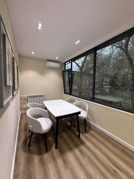 Сдаётся 1в2-комнатная квартира в современном доме, район Юну