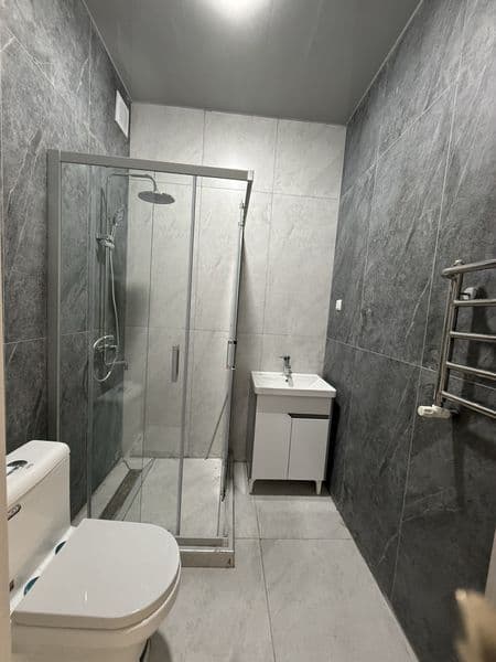 Янги қурилган дом. Арентир акфа университети билан йонма йон — фото 5