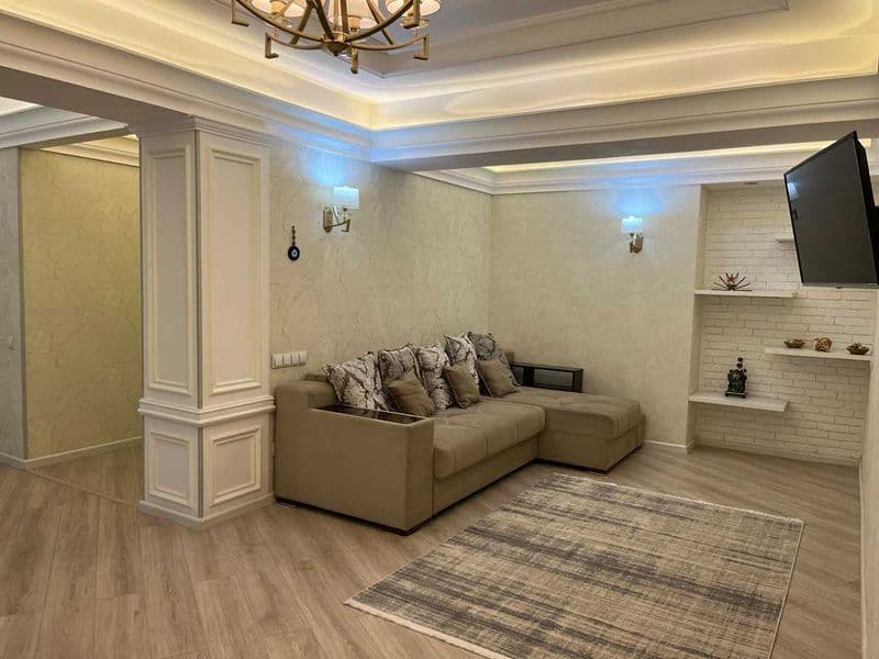 В центре (район ЦУМа) сдается большая 2 комнатная квартира.В — фото 2