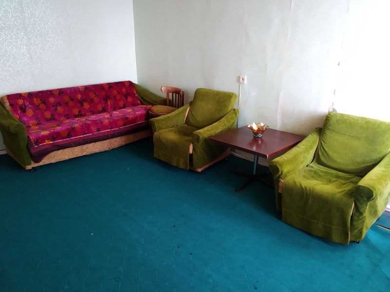 Сдам свою двушку на восьмом этаже.  Напротив золото Алиева и