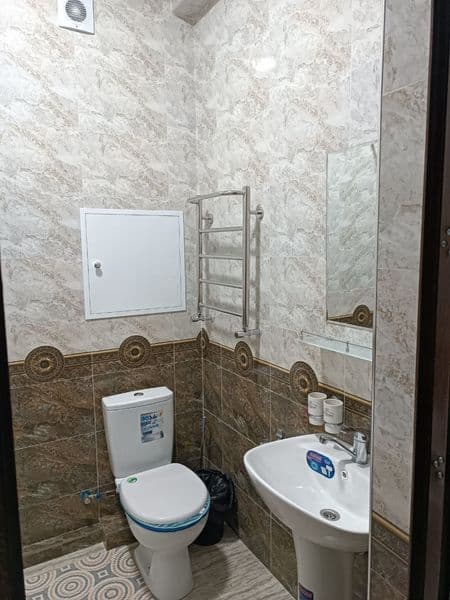 Аренда  метро беруни 1.хонали оилага берилади хамма шароити  — фото 2