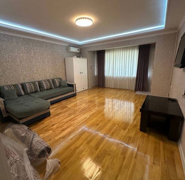 Сдается 3/1/9 чистая аккуратная квартира в центре города. Вс