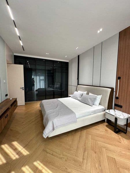 • Район: Мирабадский<br />
• Габус<br />
• Комнат: 4<br />
•