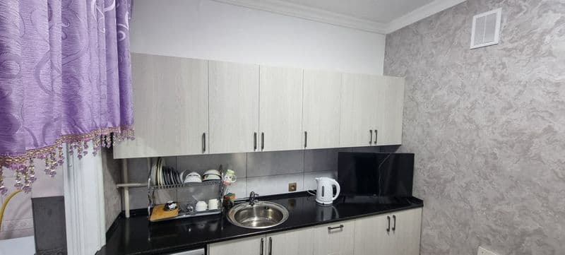 Квартира с новым ремонтом! <br />
В квартире есть вся бытова